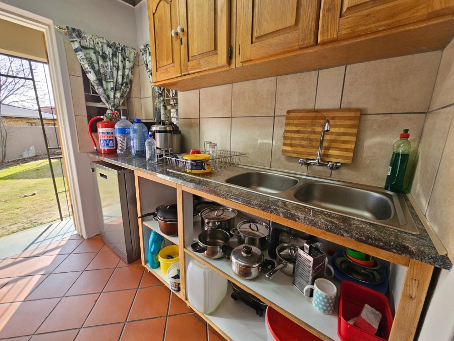 To Let 5 Bedroom Property for Rent in La Provance Free State